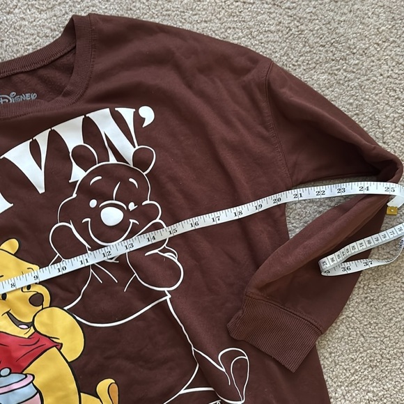 Disney - Winnie the Pooh Crew Neck size small - Picture 3 of 5